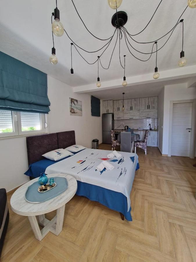 Studio Apartman Happy Home Tivat Exterior foto